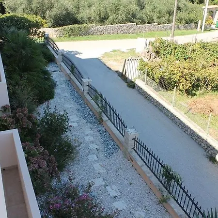 Appartement In With Sea View, Terrace, Air Conditioning, Wi-fi