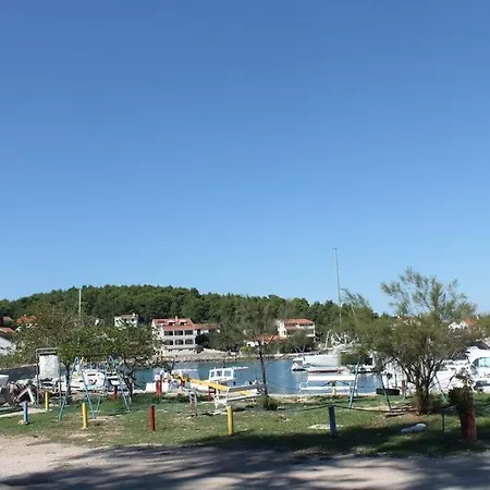 Appartement In With Sea View, Terrace, Air Conditioning, Wi-fi Ždrelac