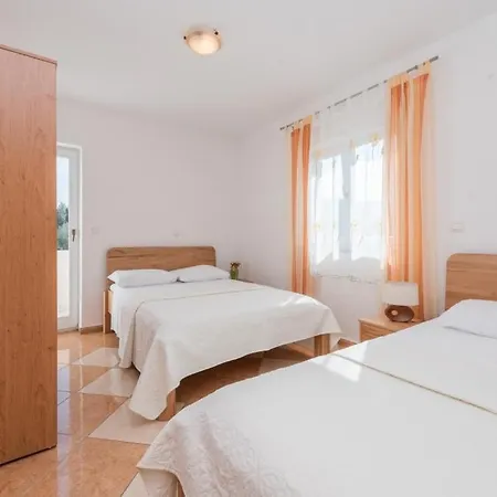 In With Sea View, Terrace, Air Conditioning, Wi-fi *